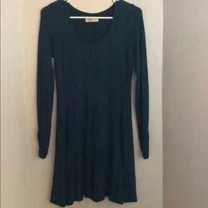 Green long sleeve dress